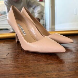 Manolo Blahnik Nude Heels
